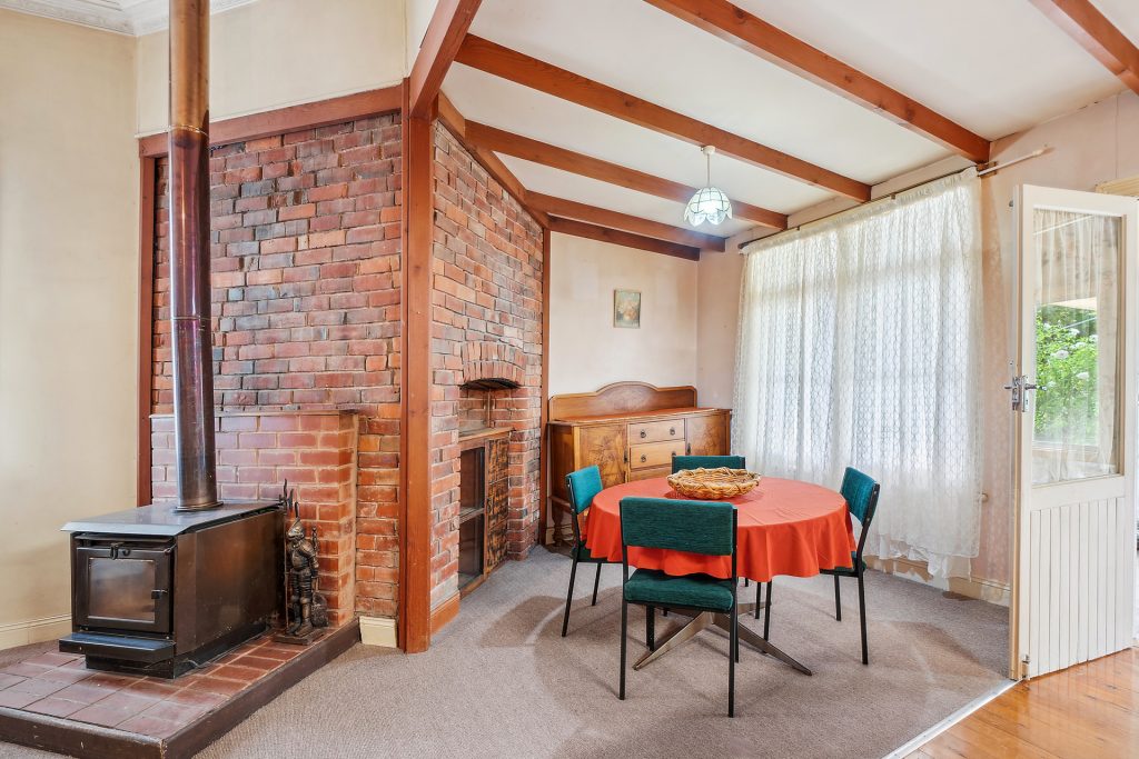 16 Willans Street, Narrandera NSW 2700 - photo 4