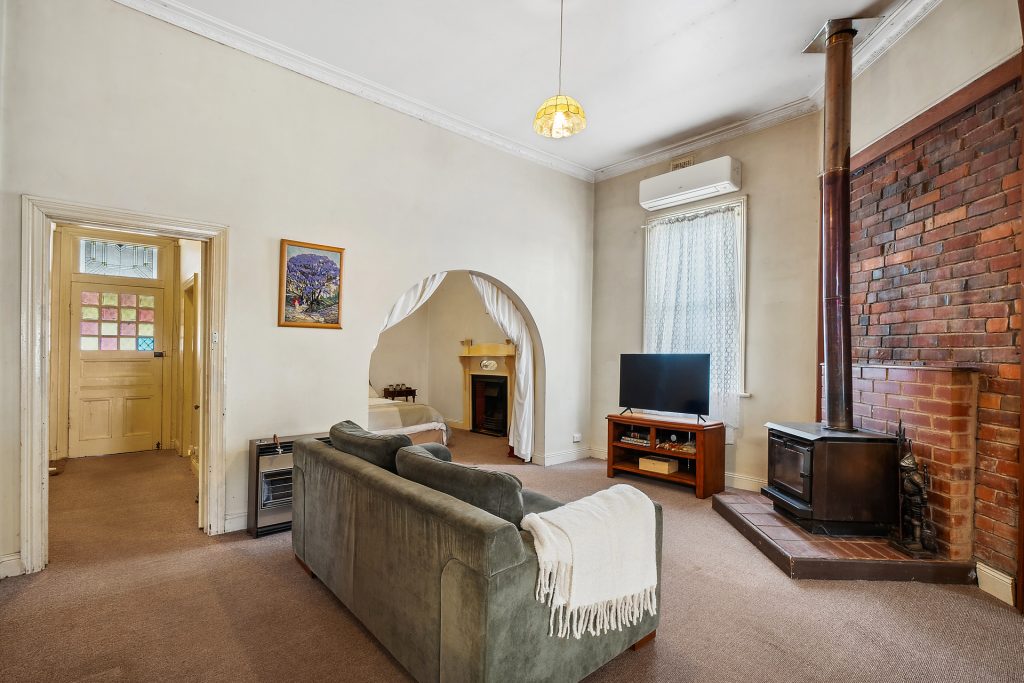 16 Willans Street, Narrandera NSW 2700 - photo 6