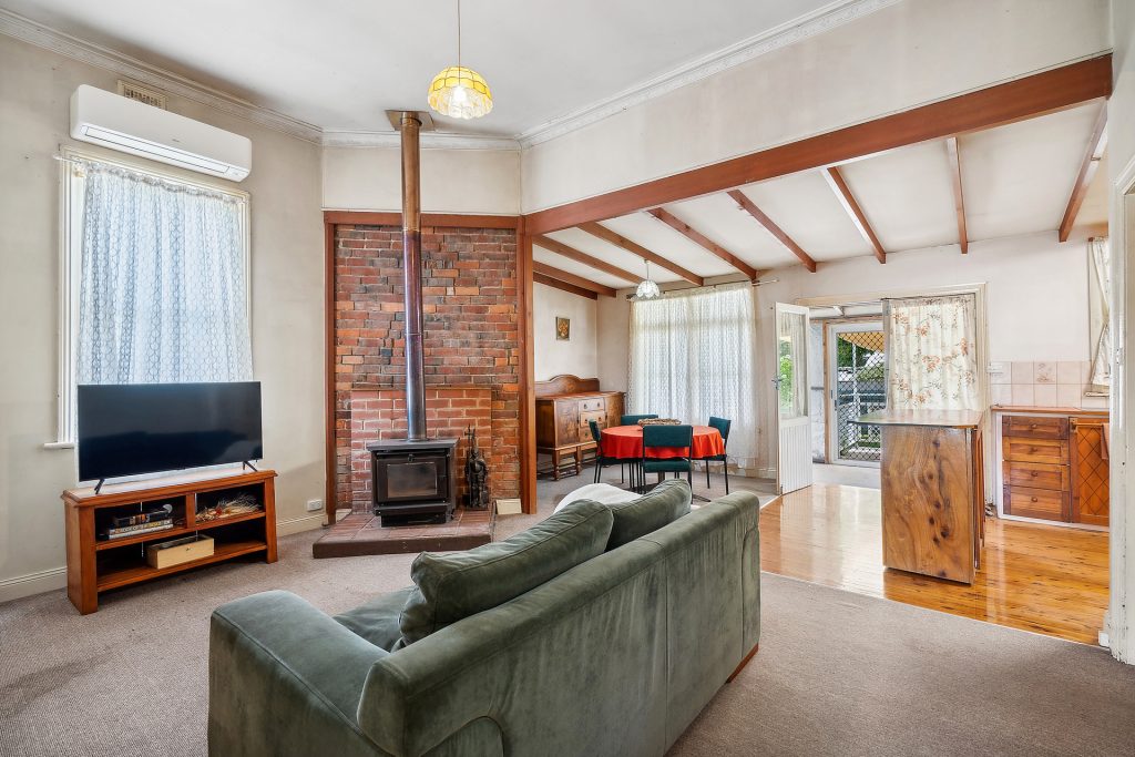 16 Willans Street, Narrandera NSW 2700 - photo 7