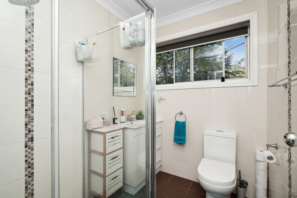 28 Melaleuca Avenue, Leeton NSW 2705 - photo 11