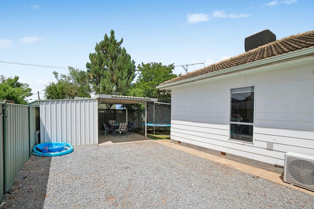 28 Melaleuca Avenue, Leeton NSW 2705 - photo 13