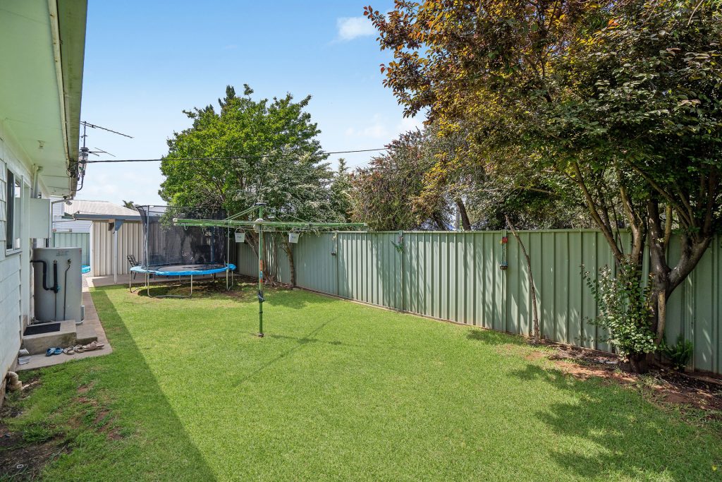 28 Melaleuca Avenue, Leeton NSW 2705 - photo 14