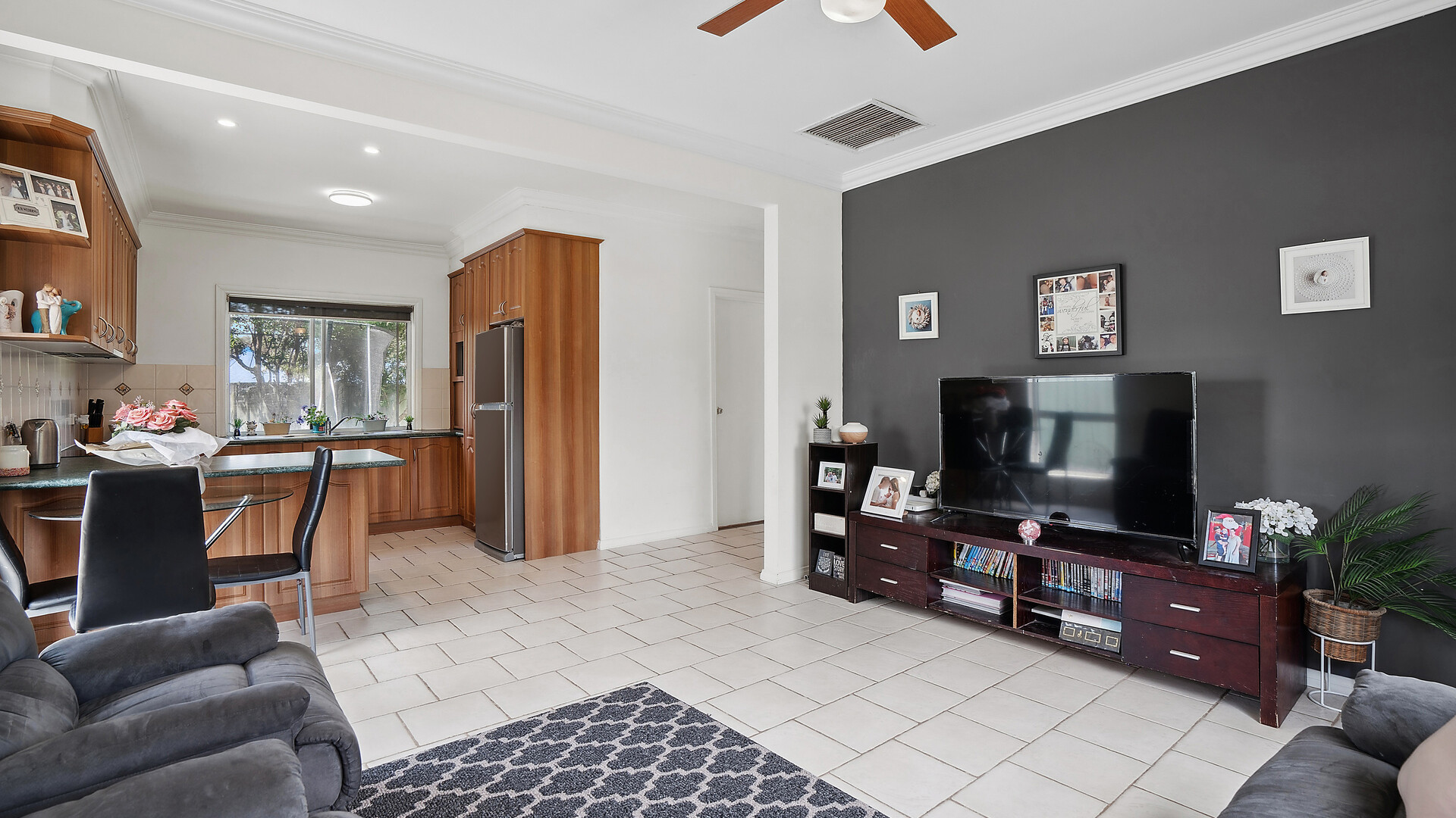 28 Melaleuca Avenue, Leeton NSW 2705 - photo 7