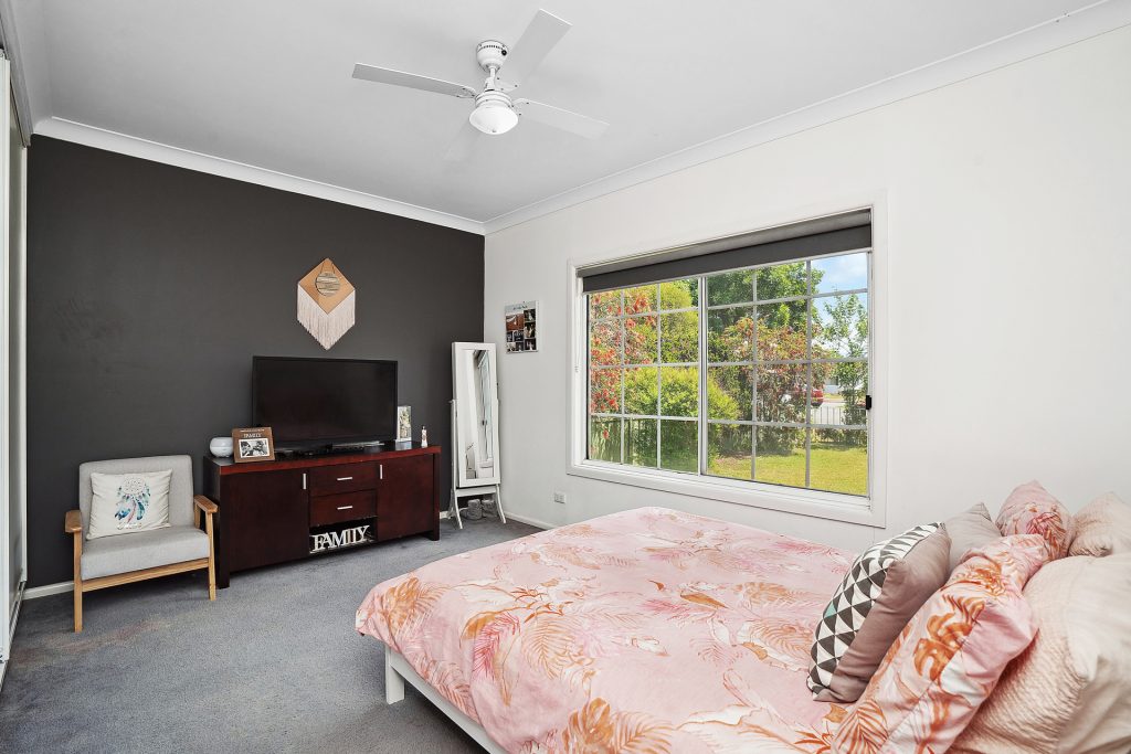 28 Melaleuca Avenue, Leeton NSW 2705 - photo 8