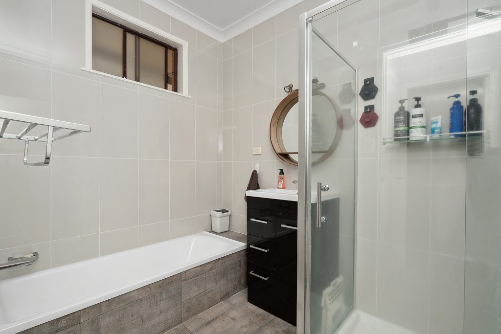 29 Redmond Street, Temora NSW 2666 - photo 12