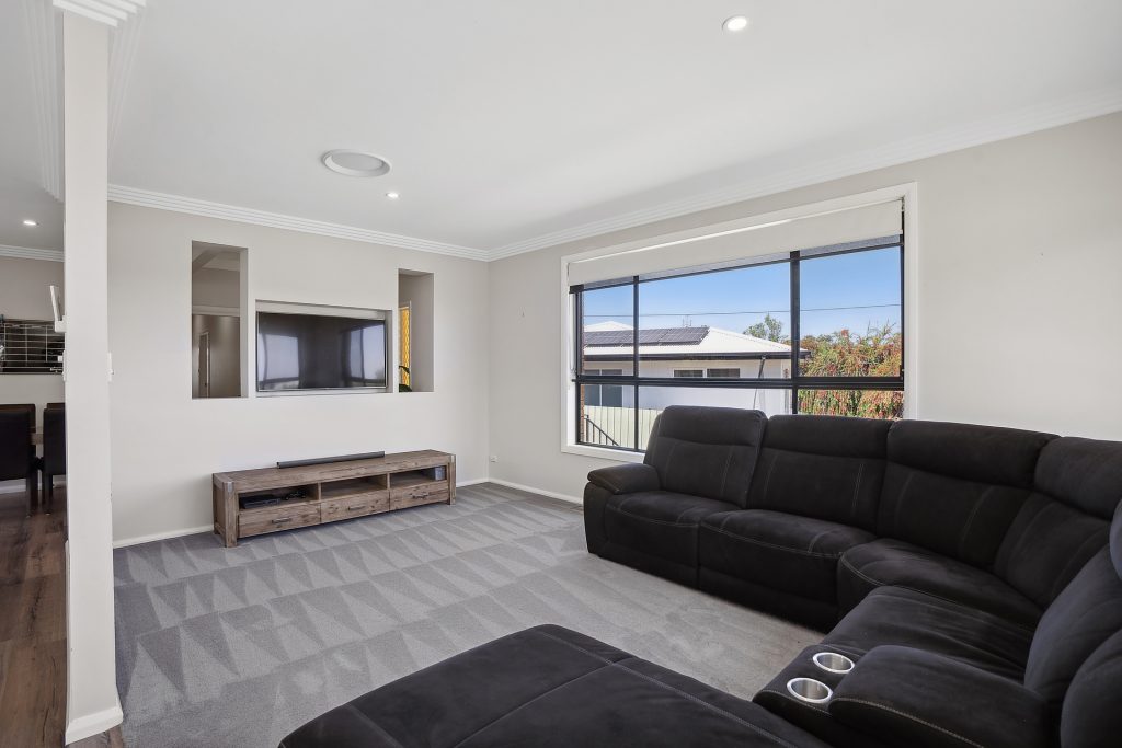 29 Redmond Street, Temora NSW 2666 - photo 6