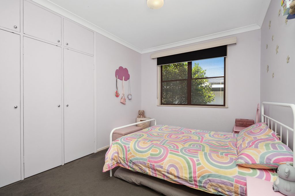 29 Redmond Street, Temora NSW 2666 - photo 9