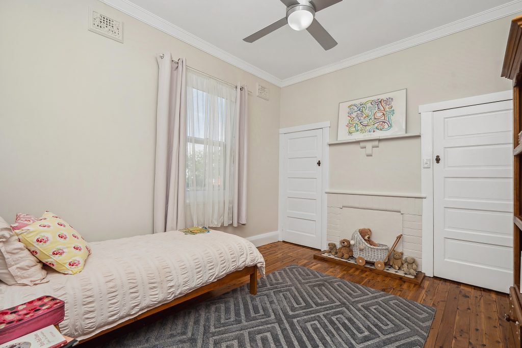 122 Asquith Street, Temora NSW 2666 - photo 13