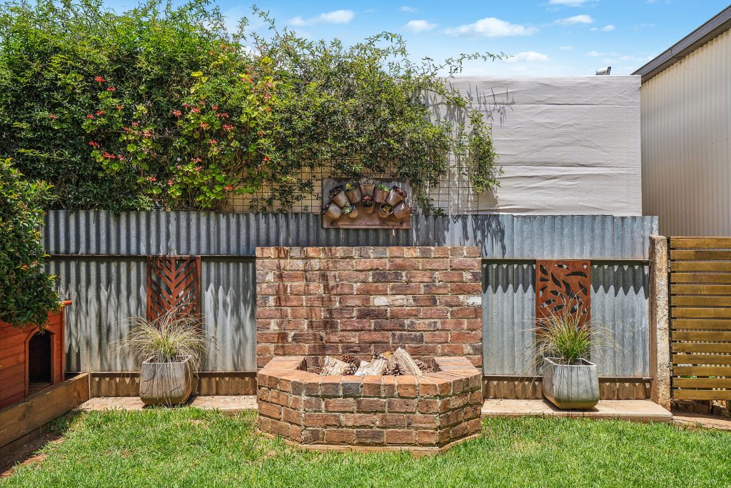 122 Asquith Street, Temora NSW 2666 - photo 18