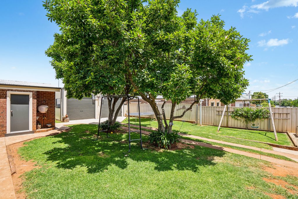 122 Asquith Street, Temora NSW 2666 - photo 19