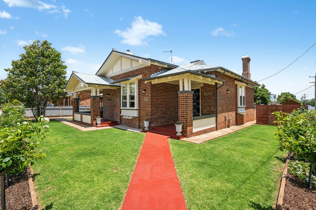 122 Asquith Street, Temora NSW 2666 - photo 4