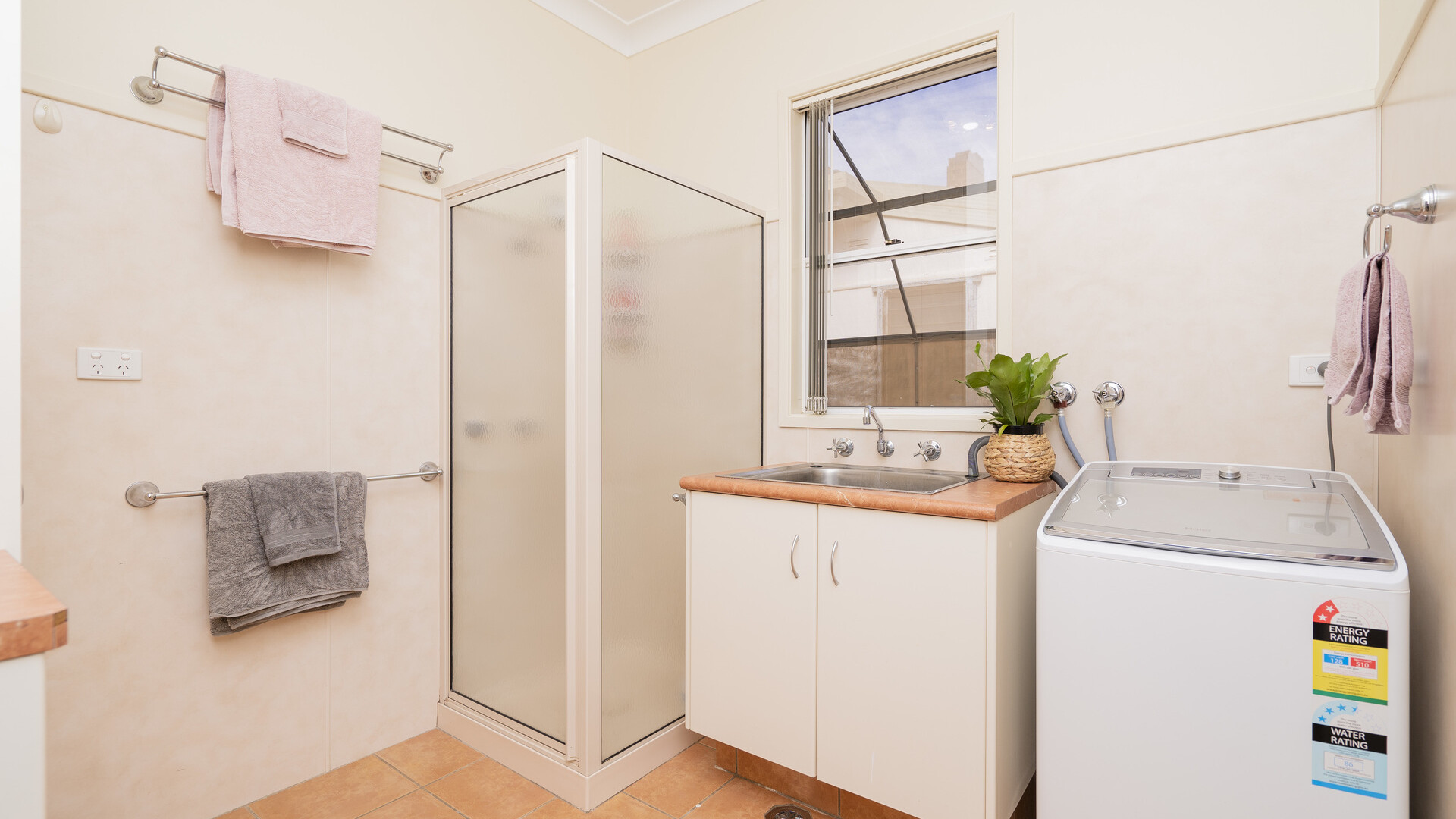 123 Polaris Street, Temora NSW 2666 - photo 13
