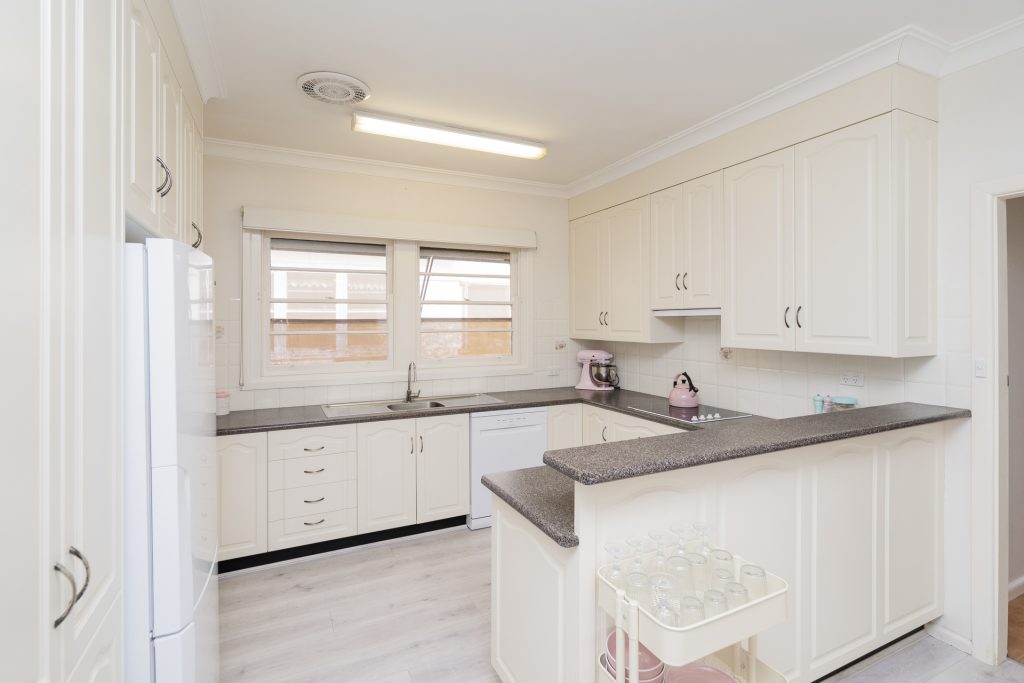 123 Polaris Street, Temora NSW 2666 - photo 3