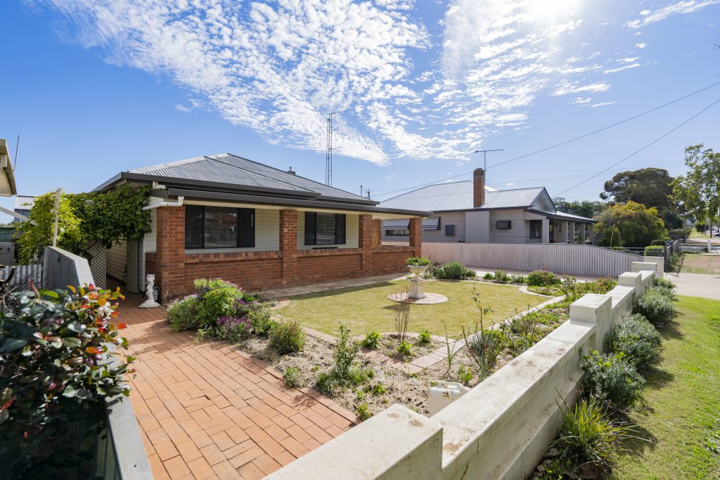 123 Polaris Street, Temora NSW 2666 - photo 21