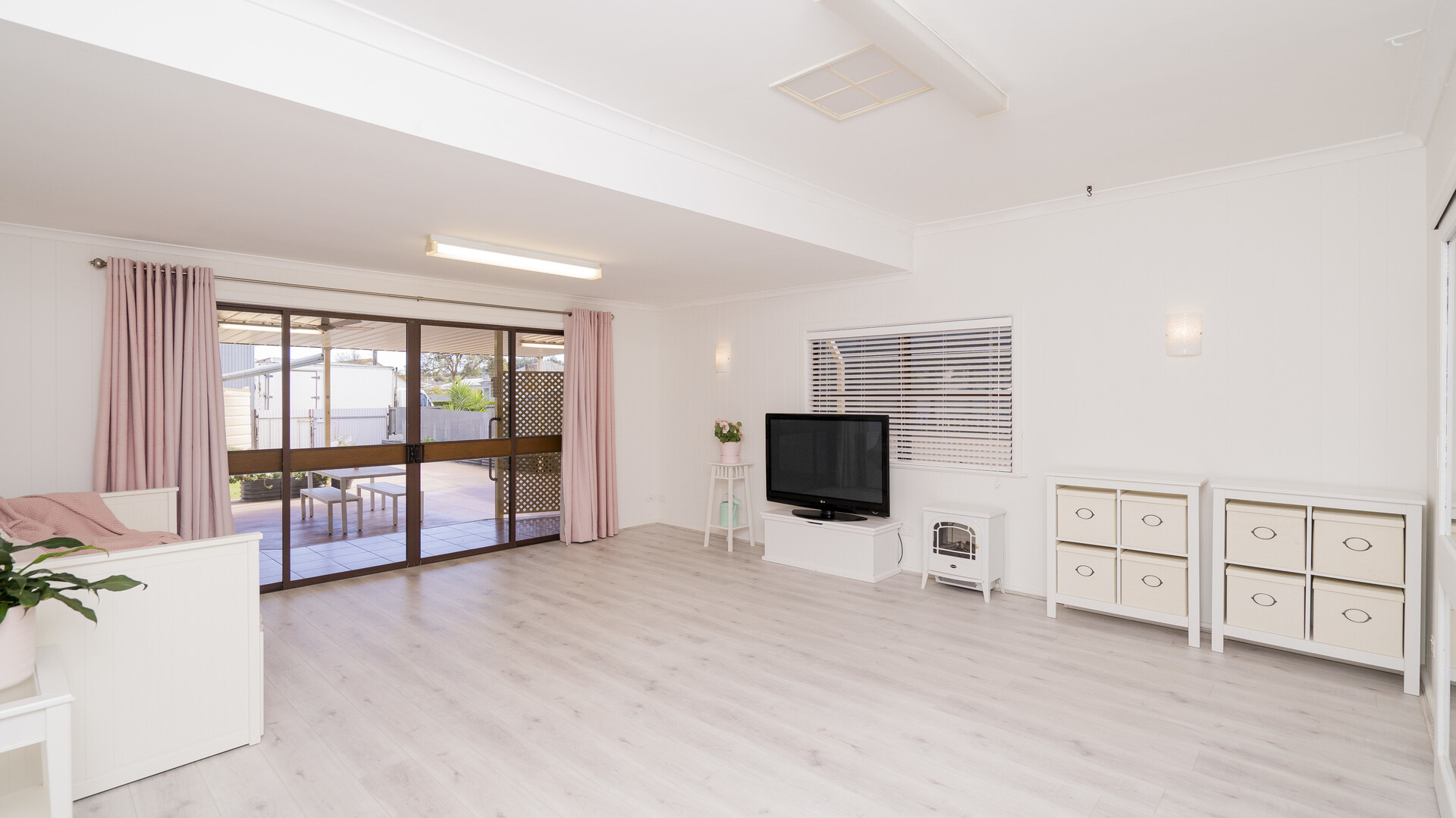 123 Polaris Street, Temora NSW 2666 - photo 9