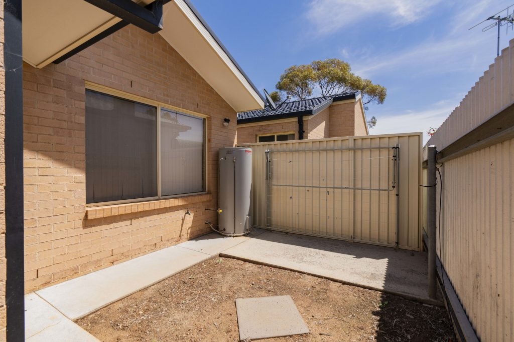 2/183 Palm Avenue, Leeton NSW 2705 - photo 15