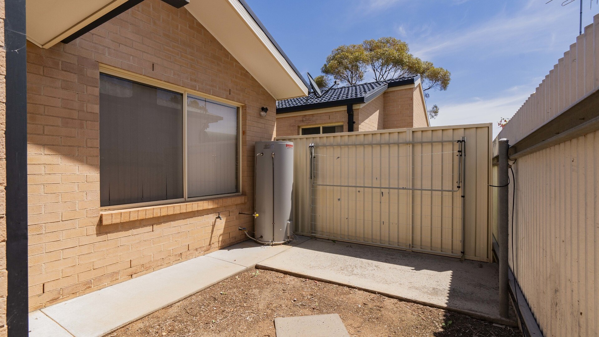 2/183 Palm Avenue, Leeton NSW 2705 - photo 15