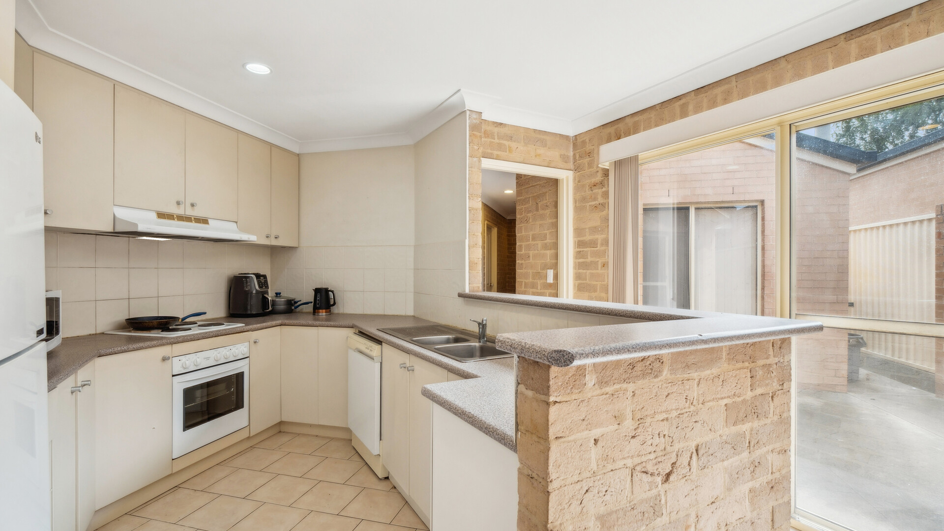 2/183 Palm Avenue, Leeton NSW 2705 - photo 6