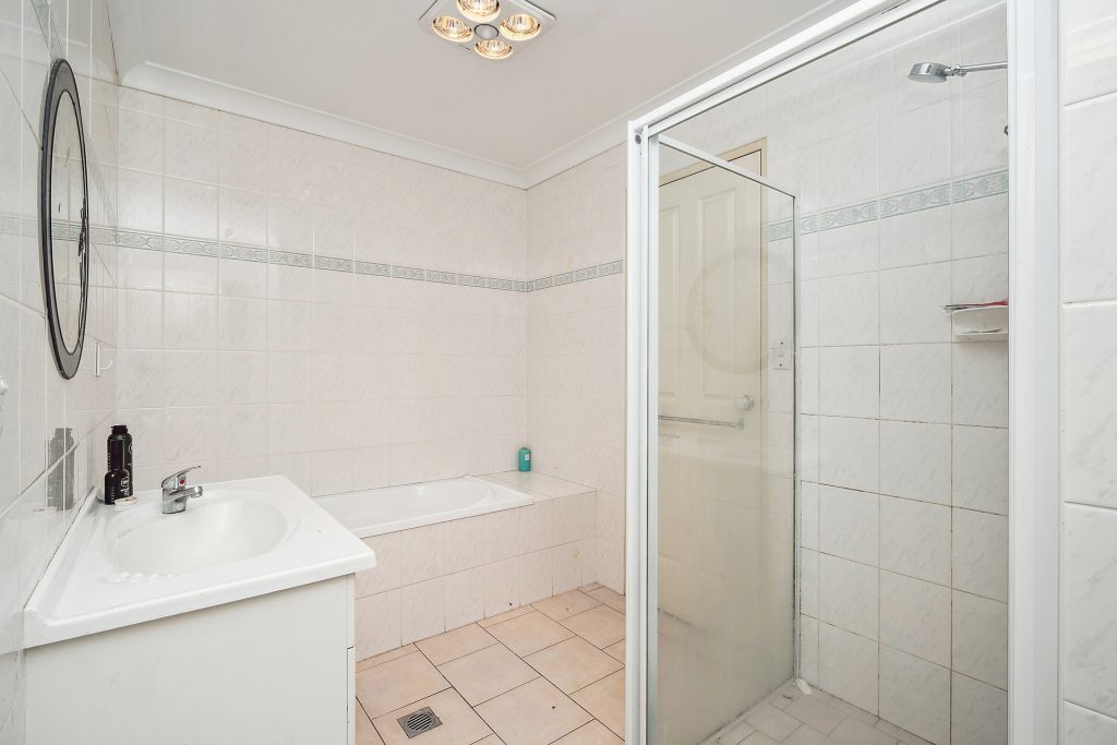 2/183 Palm Avenue, Leeton NSW 2705 - photo 9