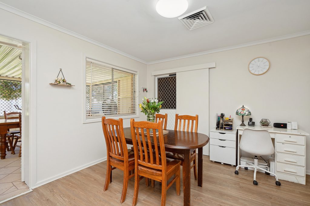 6 Cherry Ave, Leeton NSW 2705 - photo 11