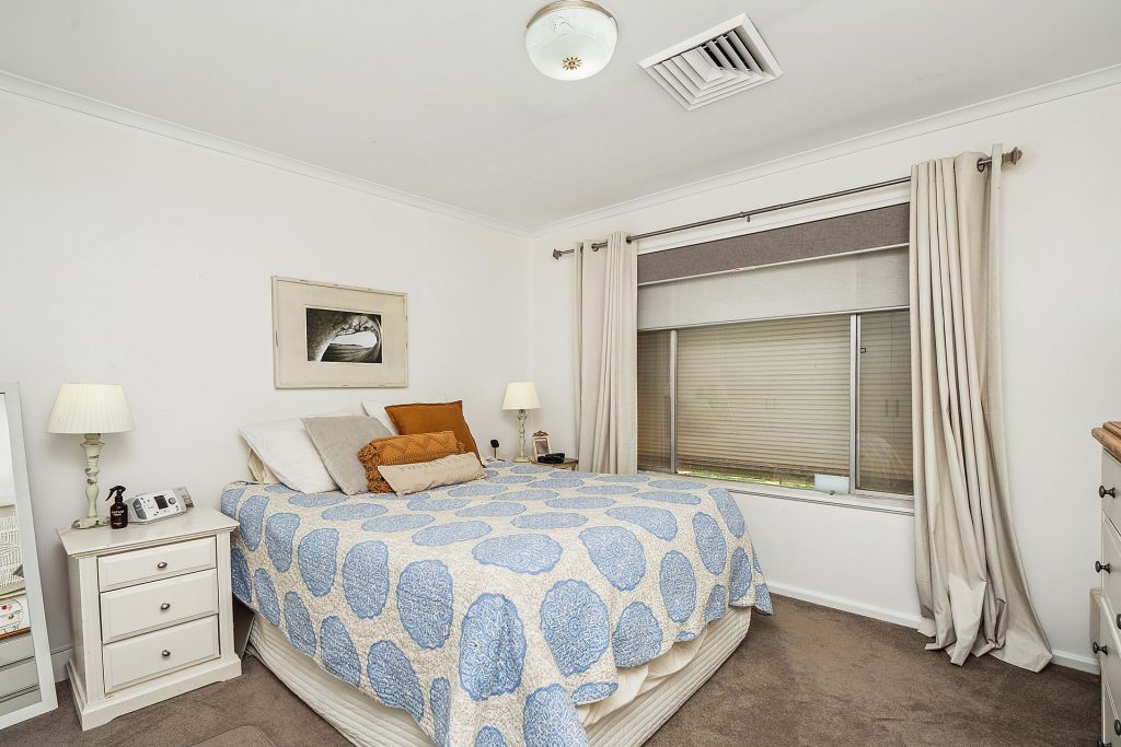 6 Cherry Ave, Leeton NSW 2705 - photo 12