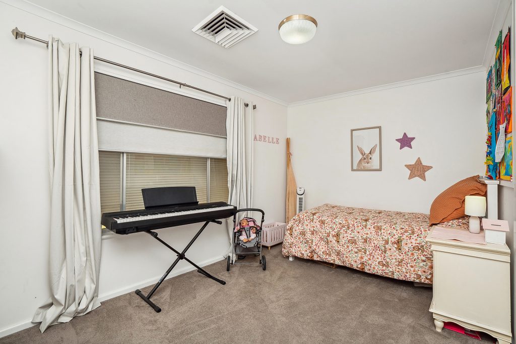 6 Cherry Ave, Leeton NSW 2705 - photo 13