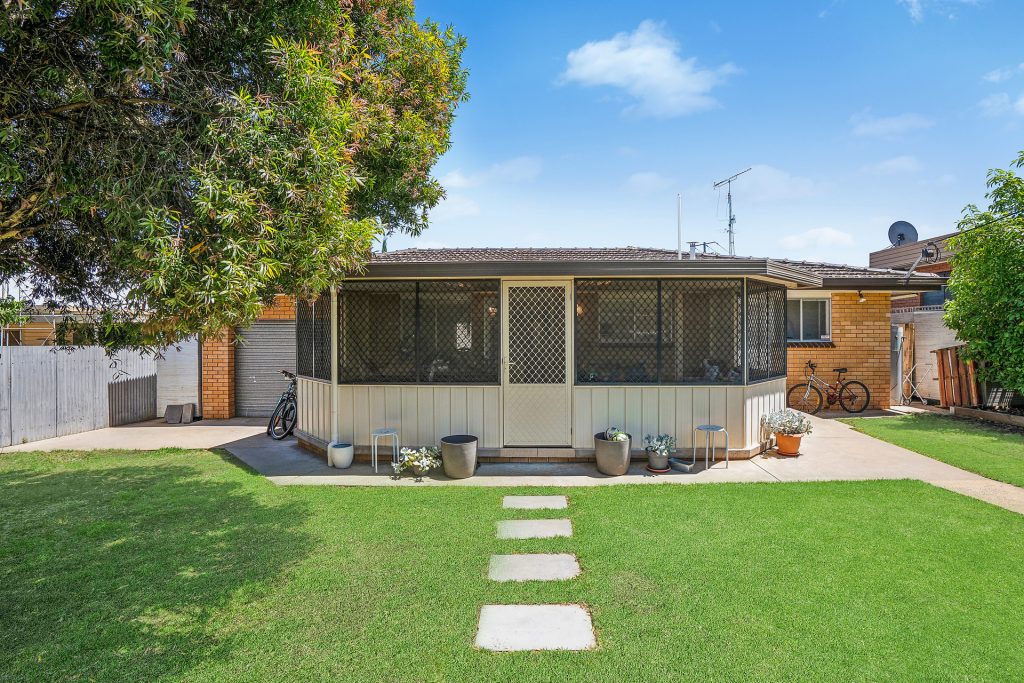 6 Cherry Ave, Leeton NSW 2705 - photo 18