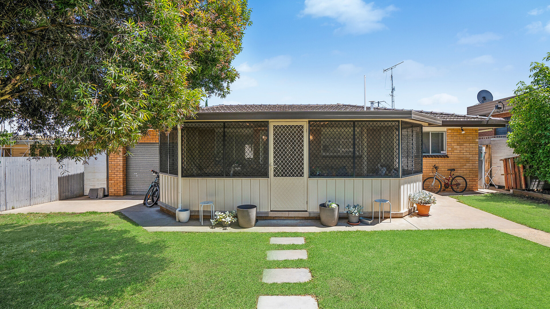 6 Cherry Ave, Leeton NSW 2705 - photo 18