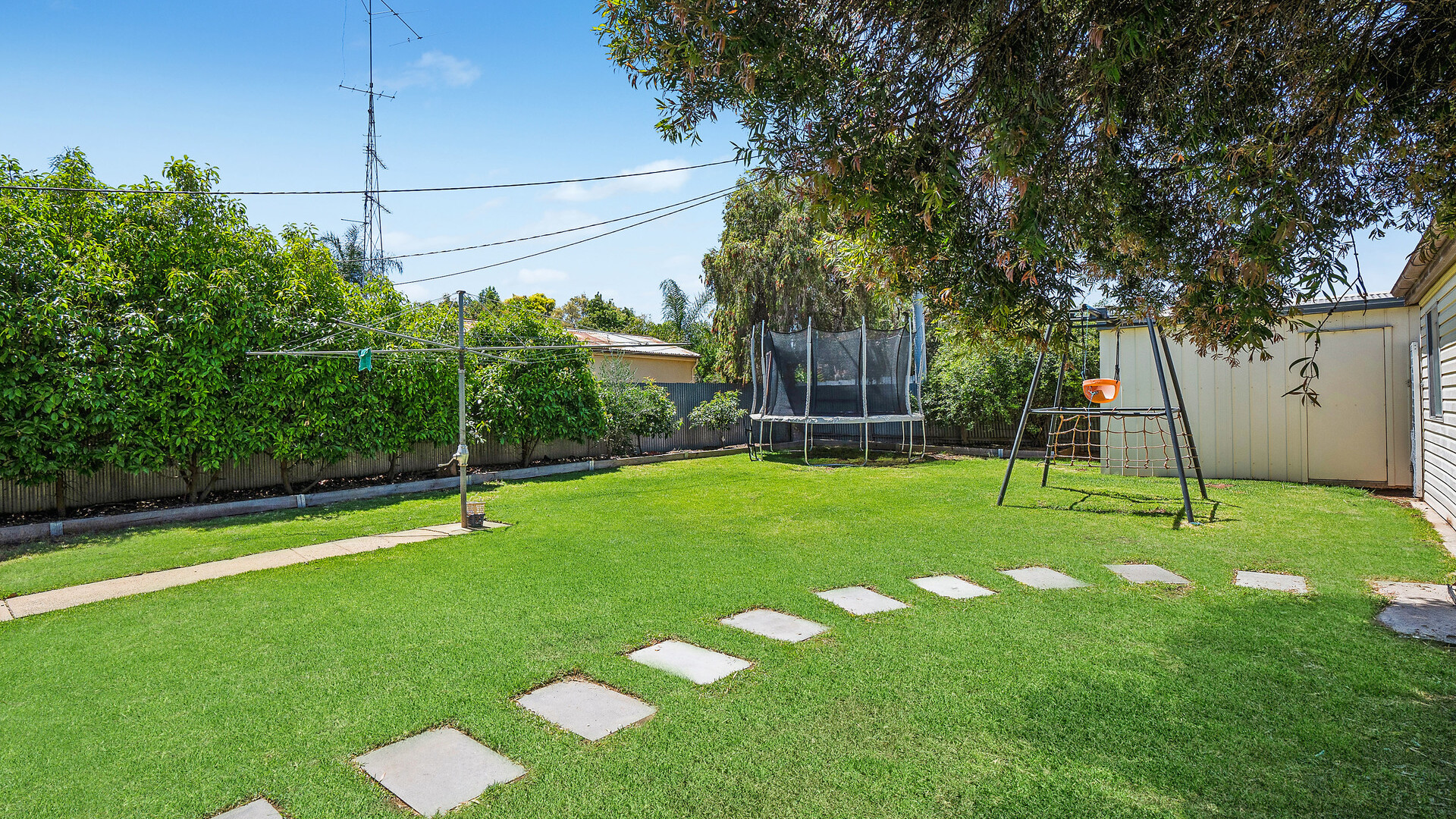 6 Cherry Ave, Leeton NSW 2705 - photo 19