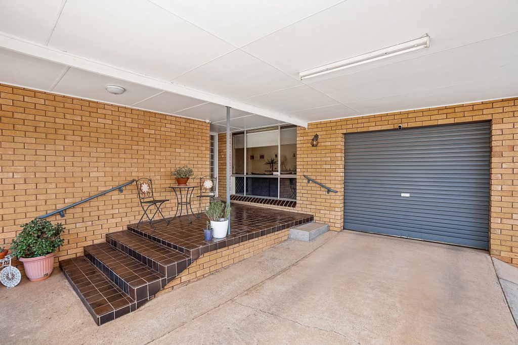 6 Cherry Ave, Leeton NSW 2705 - photo 3