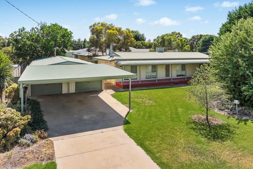 9 Barwidgee Boulevard, Darlington Point NSW 2706 - McGrath Riverina