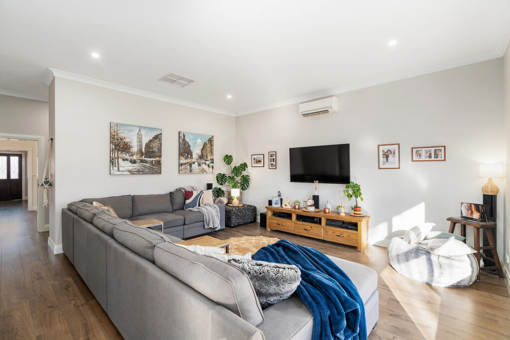 180 Baker Street, Temora NSW 2666 - photo 12