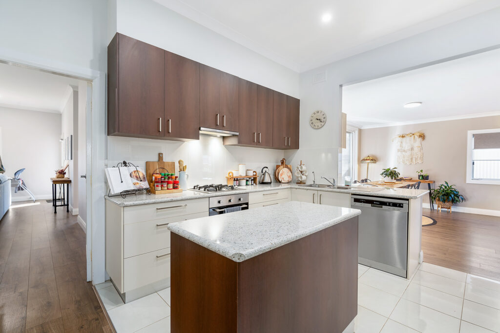 180 Baker Street, Temora NSW 2666 - photo 10