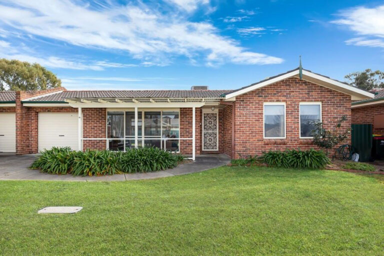 12 Bentley Place, Wagga Wagga NSW 2650 - photo 2