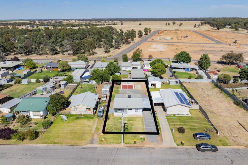 11 Corbett Street, Darlington Point NSW 2706 - photo 14