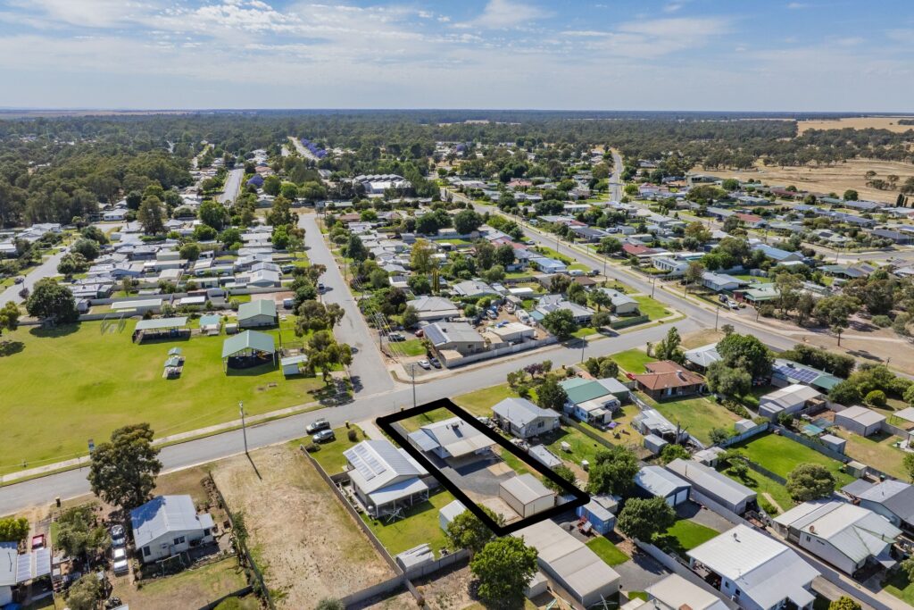 11 Corbett Street, Darlington Point NSW 2706 - photo 15
