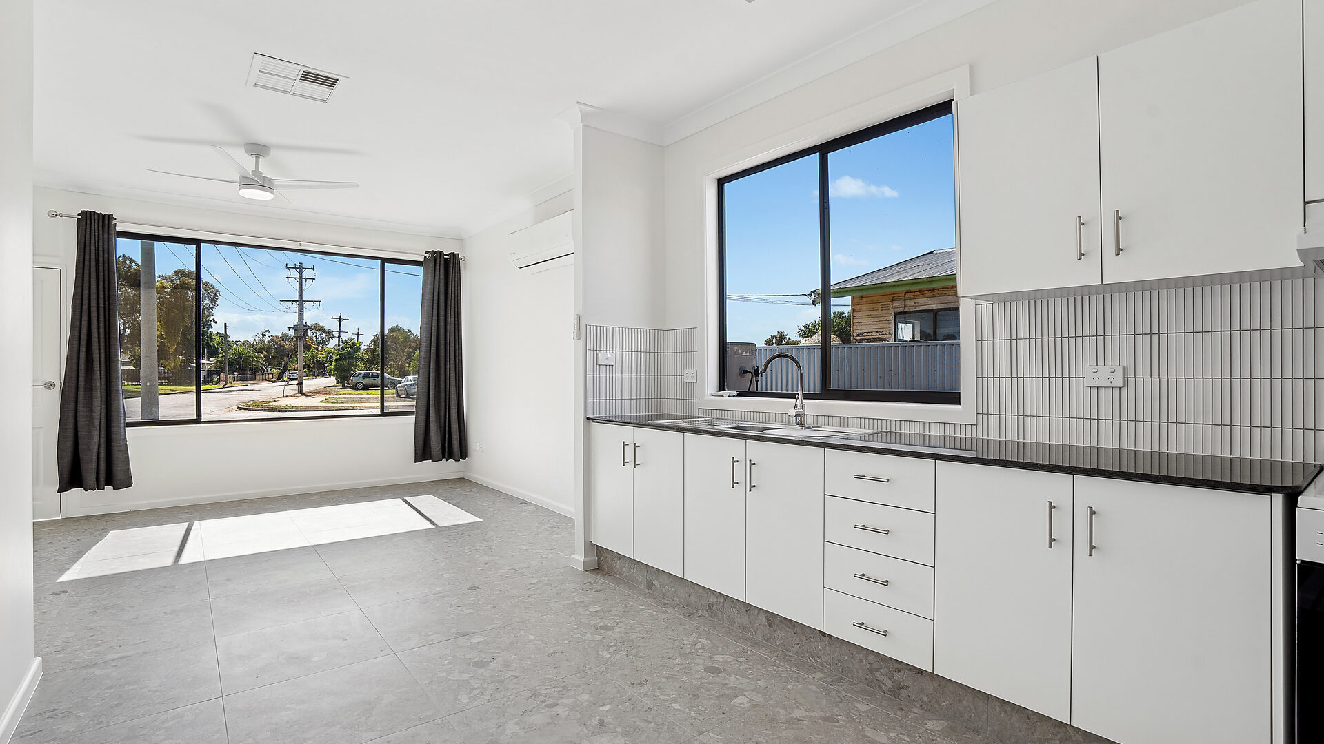 11 Corbett Street, Darlington Point NSW 2706 - photo 4
