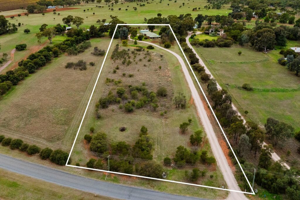 102 Tabain Road, Leeton NSW 2705 - photo 2