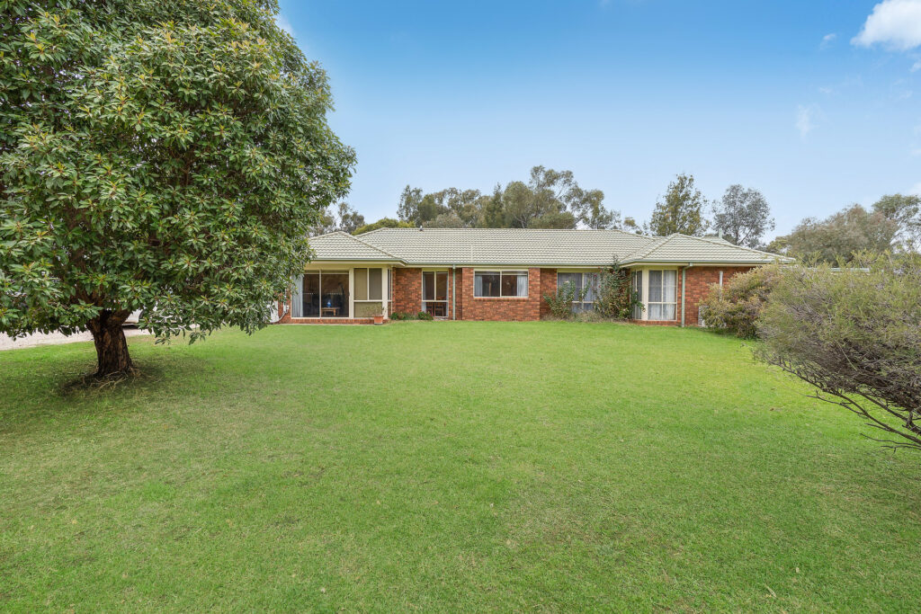 102 Tabain Road, Leeton NSW 2705 - photo 15