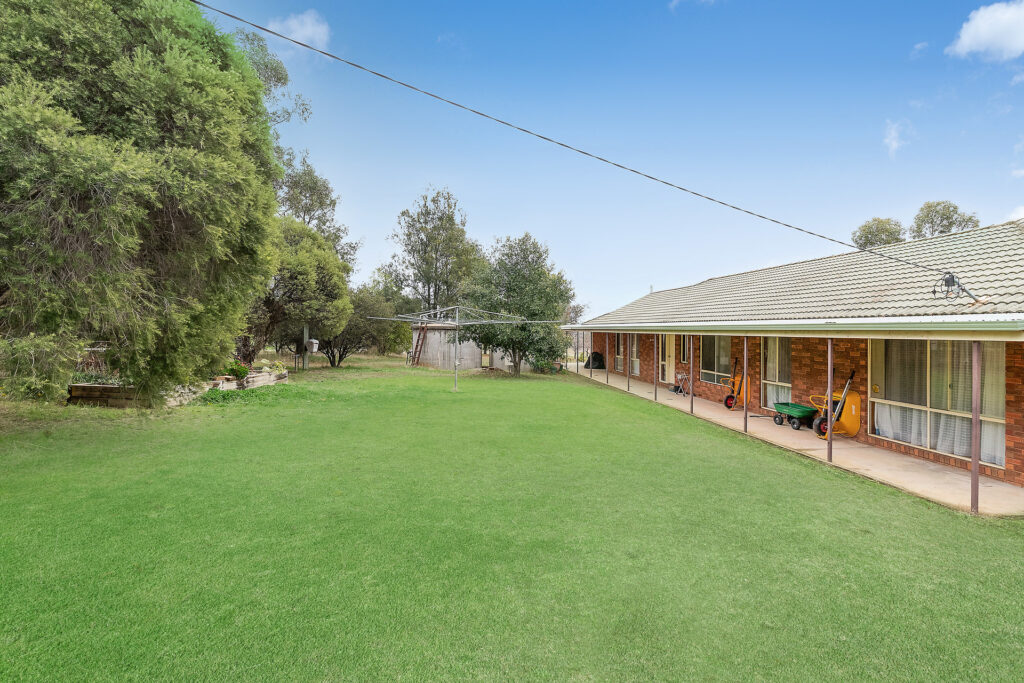 102 Tabain Road, Leeton NSW 2705 - photo 16