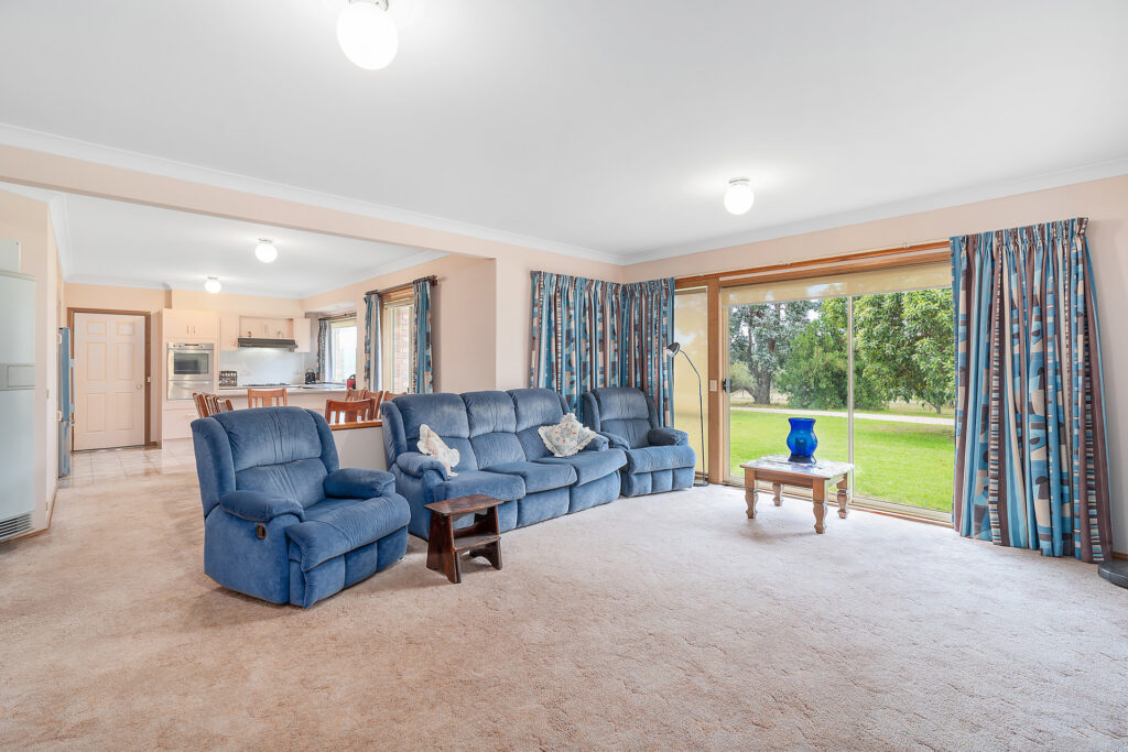 102 Tabain Road, Leeton NSW 2705 - photo 5