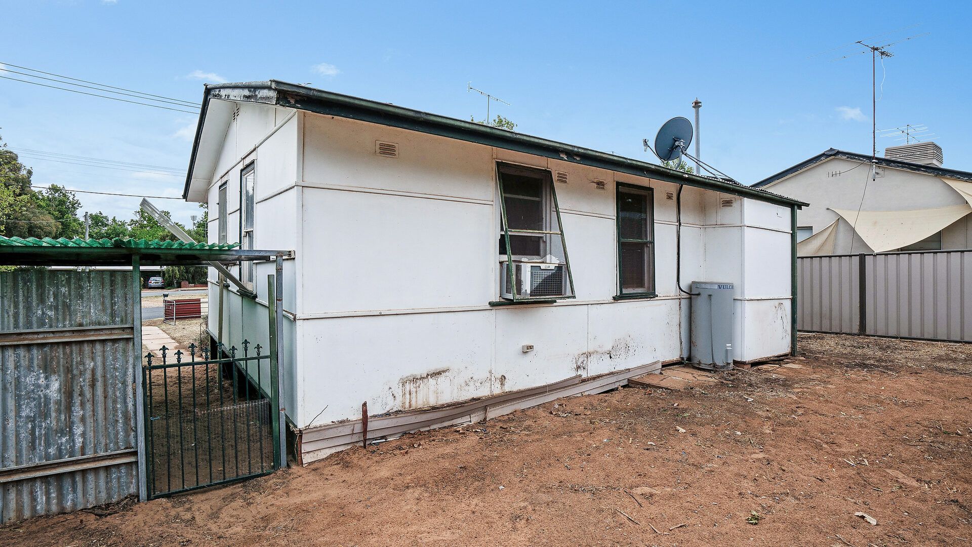 24 Larmer Street, Narrandera NSW 2700 - photo 11