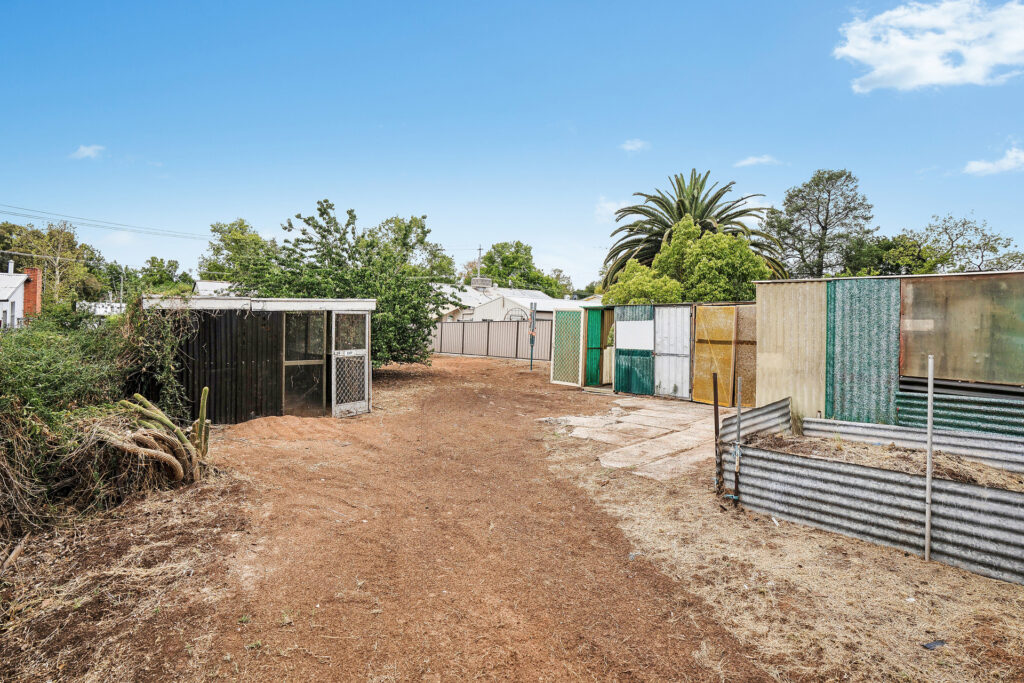 24 Larmer Street, Narrandera NSW 2700 - photo 13