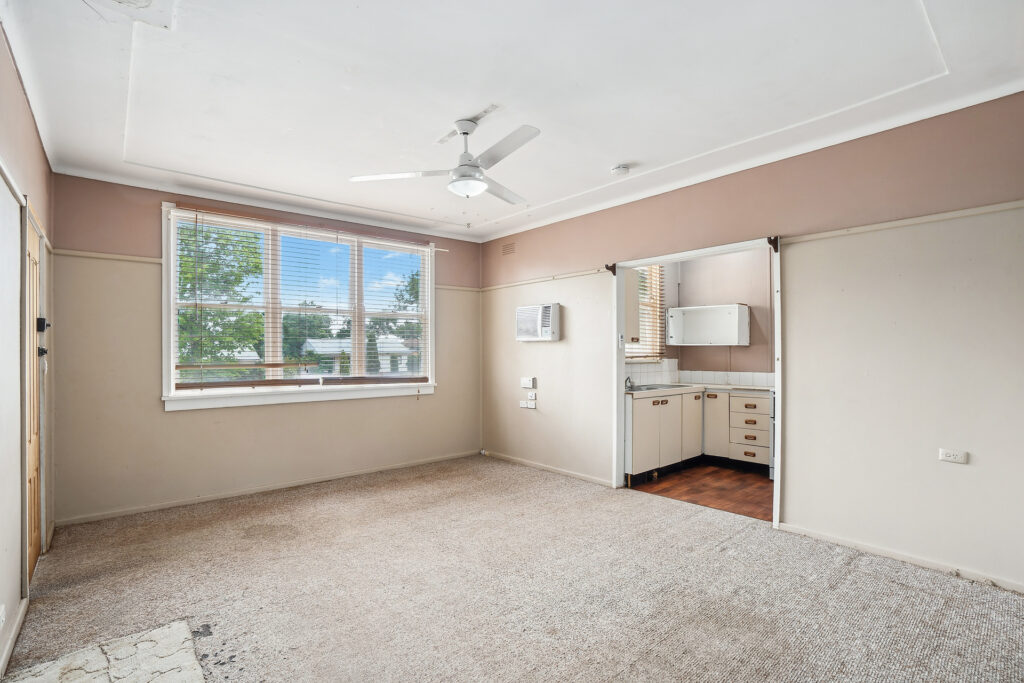 24 Larmer Street, Narrandera NSW 2700 - photo 4
