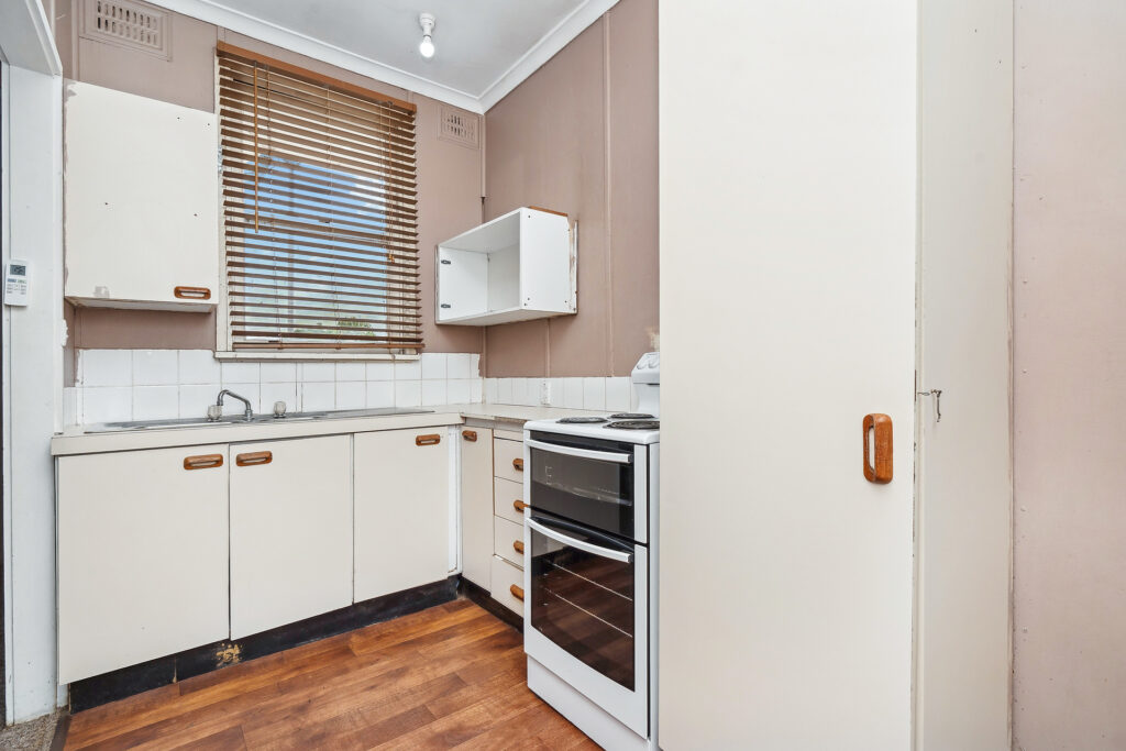 24 Larmer Street, Narrandera NSW 2700 - photo 5