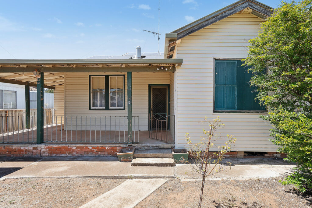 Sold - 3 Macquarie Street - New Property in Leeton - Real Estate by Julie Valenzisi