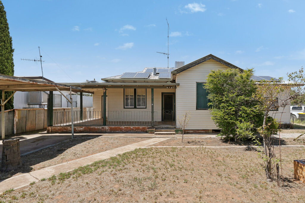 Sold - 3 Macquarie Street - New Property in Leeton - Real Estate by Julie Valenzisi