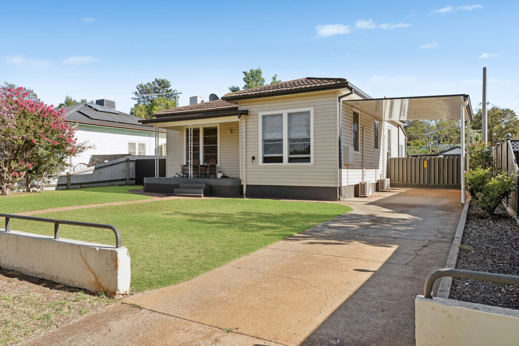 Sold - 5 Park Ave South - New Property in Leeton - Real Estate by Julie Valenzisi