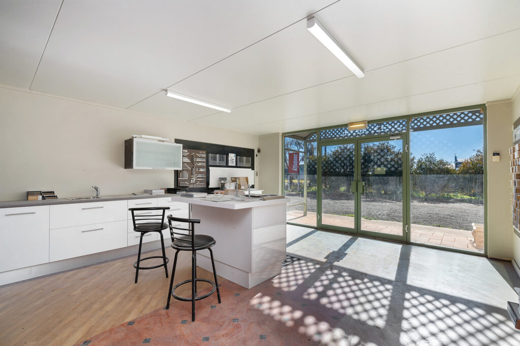 20 Massey Avenue, Leeton NSW 2705 - photo 4