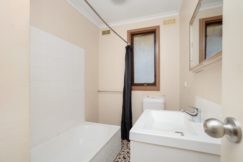 Sold - 17 Warren Place - New Property in Mount Austin - Real Estate by Andrew Pellow